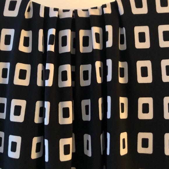 Calvin Klein sleeveless top - Picture 3 of 4